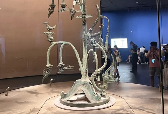 2026春节三星堆游览雇个讲解员通常要多少钱合适？