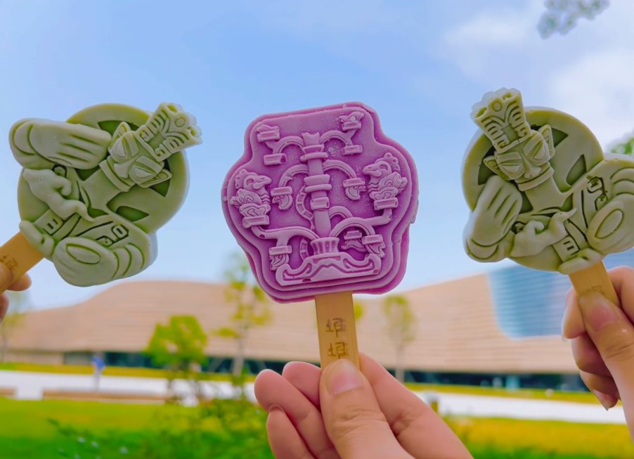 三星堆租讲解器怎么操作？选择手机版和现场导览有啥区别？