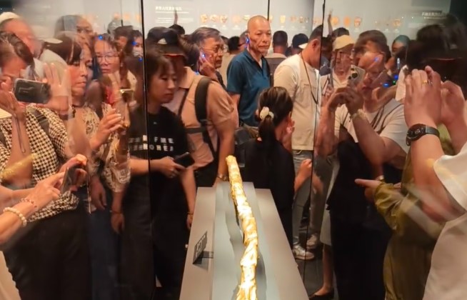 听我一句劝，最近还是别来三星堆，以为周一人少结果全是人！！！