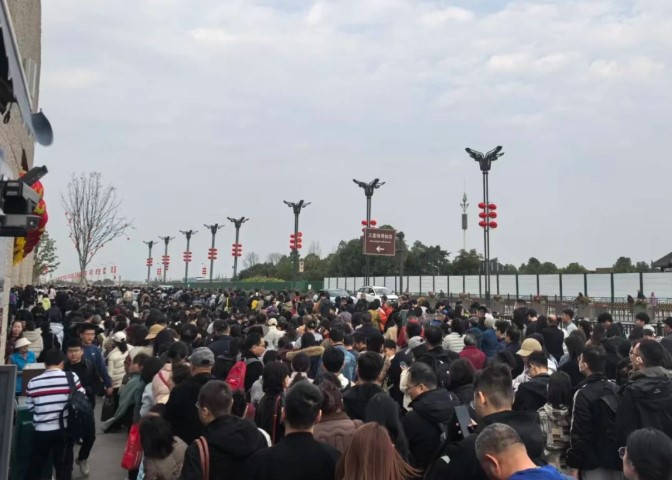 三星堆已回，不要问，问就是人多！