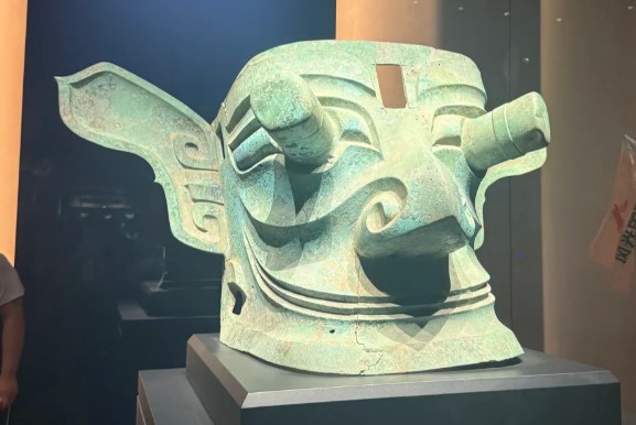 5月16日下午有没有人在三星堆捡到墨镜的！