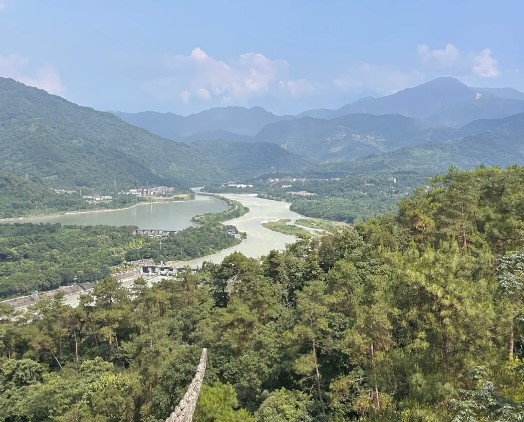 成都游第二天：都江堰、熊猫谷和远远乡！